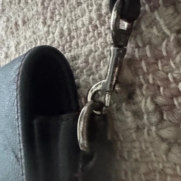 Coach Black Leather Crossbody Bag with Silver-Tone Turnlock - Picture 5 of 7